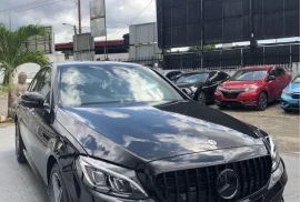 2018 Mercedes Benz C200 AMG Package Newly Imported