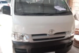 07 hiace for sale 5l engine n gearbox everything w