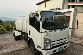 2024 Isuzu truck
