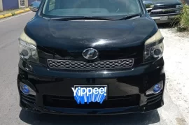 Toyota voxxy 